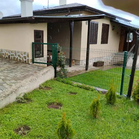 Holiday home боби *